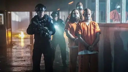 S.W.A.T.: Los hombres de Harrelson Temporada 1 Episodios 10 • Sub Español