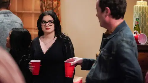 Modern Family Temporada 11 Episodios 16 • Sub Español