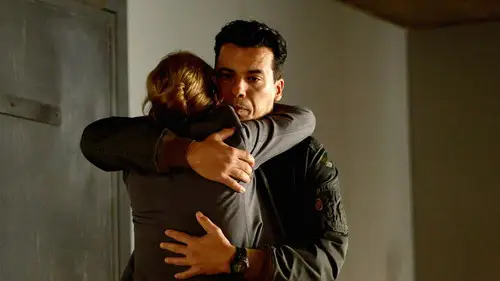 Objetivo: París Temporada 1 Episodios 7 • Sub Español