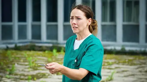 Casualty Temporada 36 Episodios 11 • Sub Español