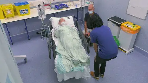 24 Hours in A&E Temporada 33 Episodios 5 • Sub Español