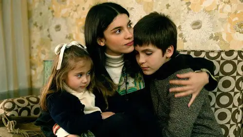 Cuéntame cómo pasó Temporada 8 Episodios 21 • Sub Español
