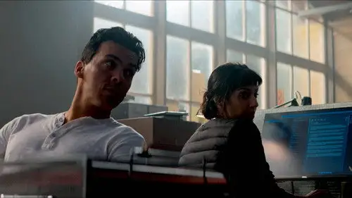 Objetivo: París Temporada 1 Episodios 2 • Sub Español