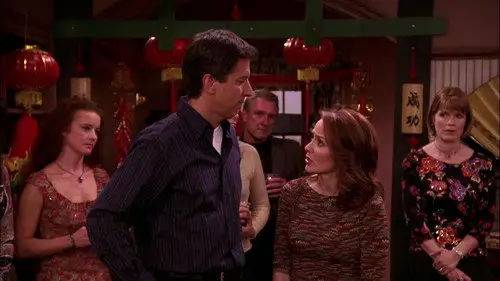 Todo el mundo quiere a Raymond Temporada 8 Episodios 8 • Sub Español