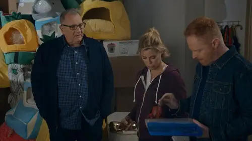 Modern Family Temporada 11 Episodios 11 • Sub Español