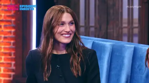 Lady Night Temporada 9 Episodios 15 • Sub Español