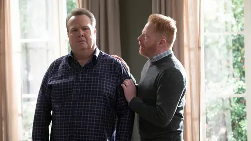Modern Family Temporada 9 Episodios 11 • Sub Español
