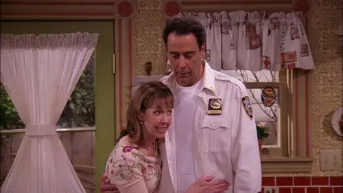 Todo el mundo quiere a Raymond Temporada 8 Episodios 18 • Sub Español