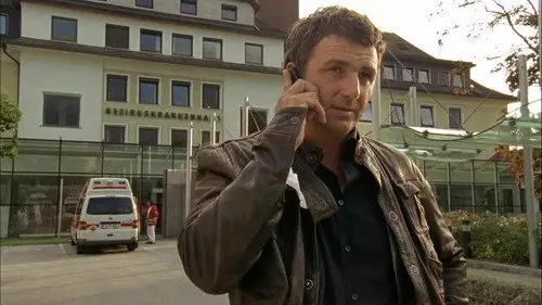 Doctor en los Alpes 2008 Temporada 1 Episodios 4 • Sub Español