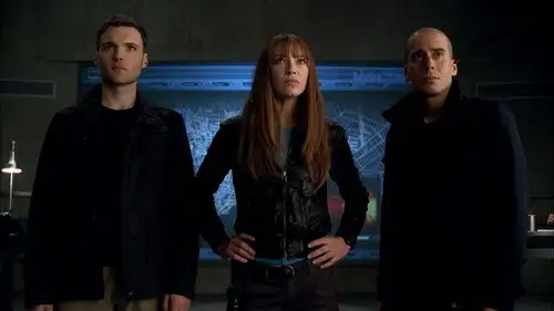 Fringe Temporada 2 Episodios 22 • Sub Español