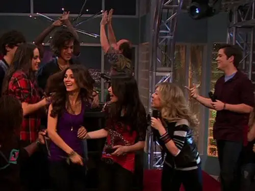 iCarly 2007 Temporada 4 Episodios 11 • Sub Español