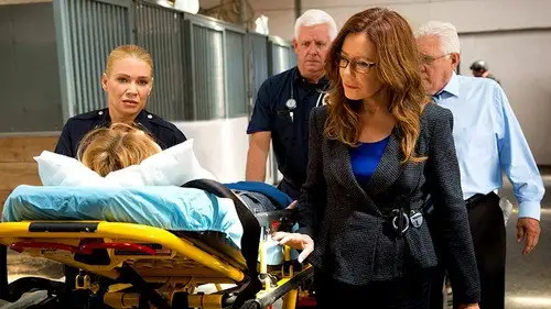 Major Crimes Temporada 3 Episodios 10 • Sub Español