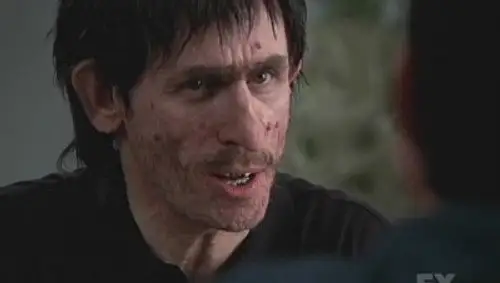 Nip/Tuck, a golpe de bisturí Temporada 5 Episodios 13 • Sub Español