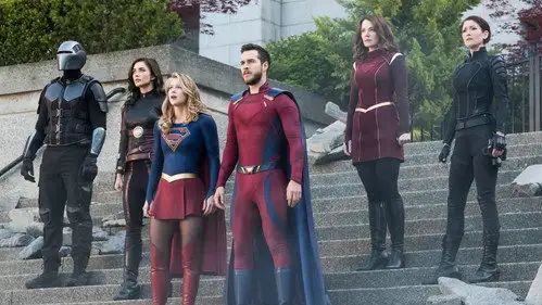 Supergirl Temporada 3 Episodios 23 • Sub Español
