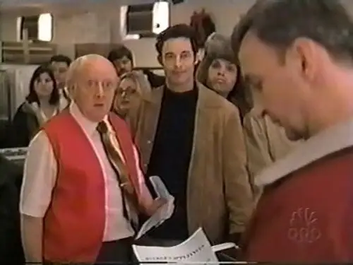 Ed Temporada 1 Episodios 9 • Sub Español