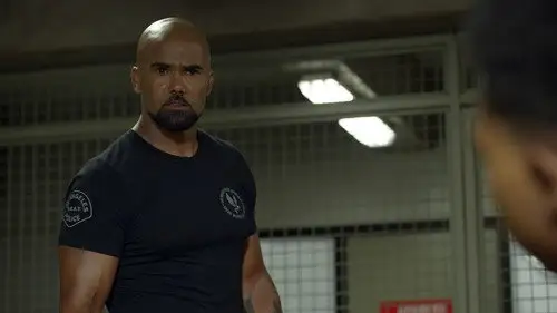 S.W.A.T.: Los hombres de Harrelson Temporada 2 Episodios 17 • Sub Español
