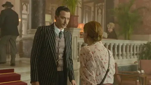 Medianoche en el Pera Palace Temporada 2 Episodios 5 • Sub Español