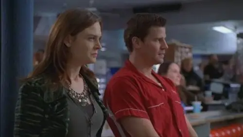 Bones Temporada 1 Episodios 12 • Sub Español