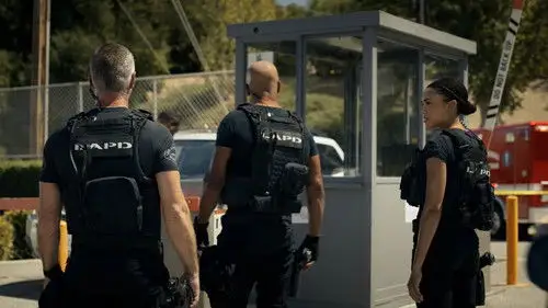 S.W.A.T.: Los hombres de Harrelson Temporada 8 Episodios 6 • Sub Español