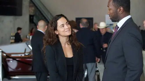 Queen of the South Temporada 2 Episodios 9 • Sub Español