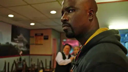 Marvel - Luke Cage Temporada 1 Episodios 1 • Sub Español