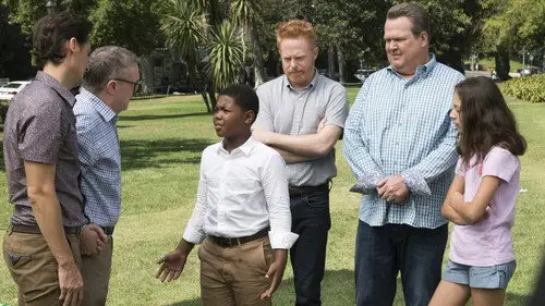 Modern Family Temporada 9 Episodios 4 • Sub Español