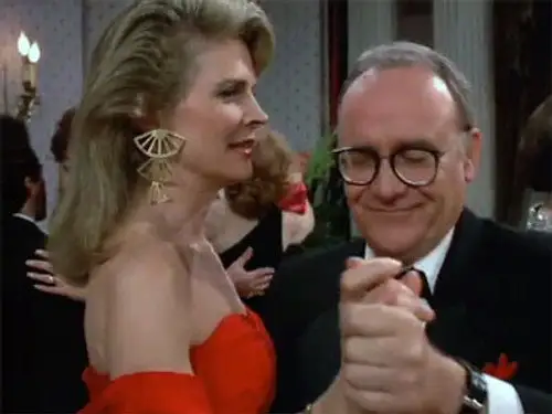Murphy Brown Temporada 1 Episodios 17 • Sub Español