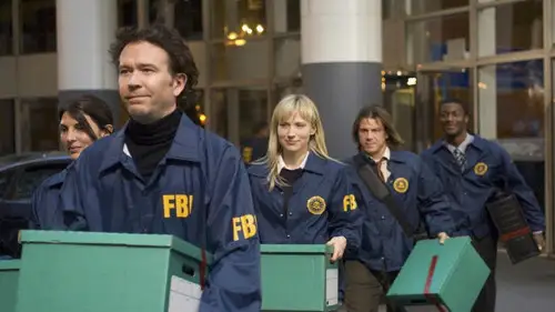Las reglas del juego (Leverage) Temporada 1 Episodios 1 • Sub Español