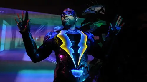 Black Lightning Temporada 1 Episodios 2 • Sub Español