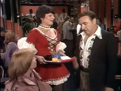 One Day at a Time Temporada 2 Episodios 22 • Sub Español