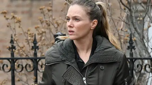 Chicago P.D. Temporada 10 Episodios 22 • Sub Español