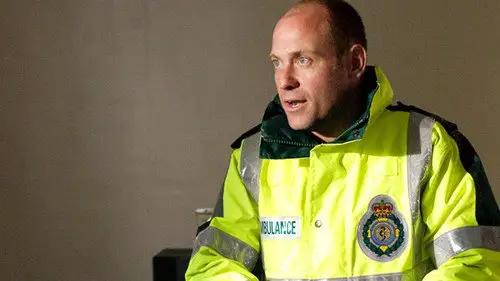 Casualty Temporada 25 Episodios 15 • Sub Español