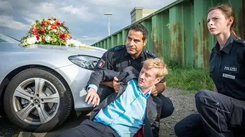 Hamburgo 112 Temporada 12 Episodios 20 • Sub Español