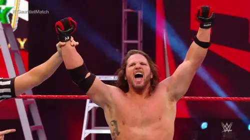 Raw Temporada 28 Episodios 18 • Sub Español