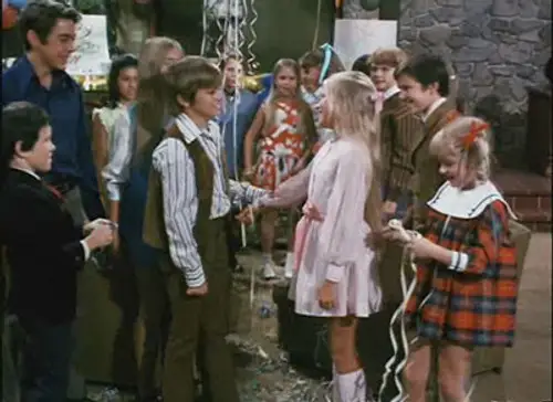 The Brady Bunch Temporada 2 Episodios 9 • Sub Español