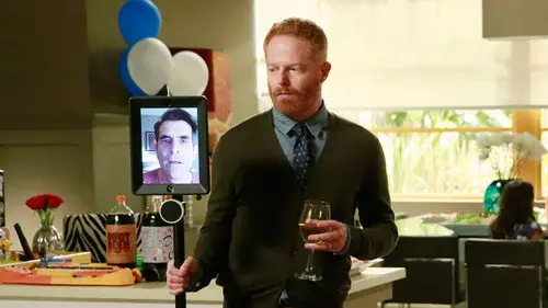 Modern Family Temporada 6 Episodios 24 • Sub Español