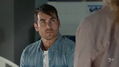 Home and Away Temporada 38 Cap 2 • Español Online