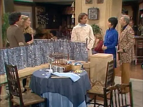 Apartamento para tres Temporada 5 Episodios 6 • Sub Español
