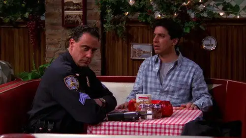 Todo el mundo quiere a Raymond Temporada 2 Episodios 17 • Sub Español