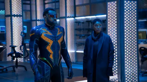 Black Lightning Temporada 4 Episodios 5 • Sub Español