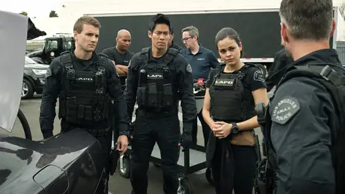 S.W.A.T.: Los hombres de Harrelson Temporada 1 Episodios 9 • Sub Español