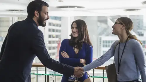 Supergirl Temporada 2 Episodios 18 • Sub Español