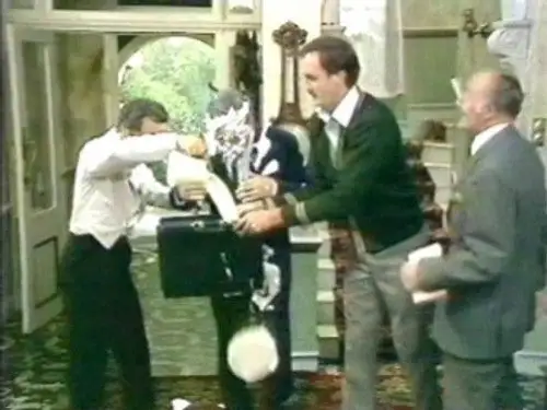 Hotel Fawlty Temporada 1 Episodios 4 • Sub Español