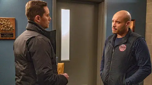 Chicago P.D. Temporada 6 Episodios 15 • Sub Español