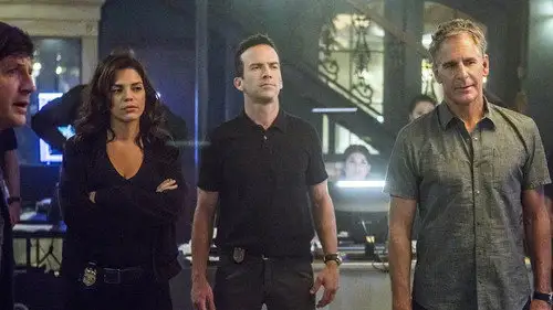 NCIS: Nueva Orleans Temporada 4 Episodios 1 • Sub Español