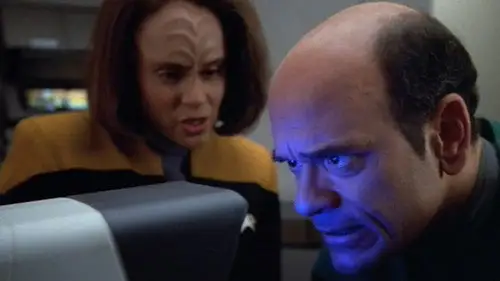 Star Trek: Voyager Temporada 4 Episodios 7 • Sub Español