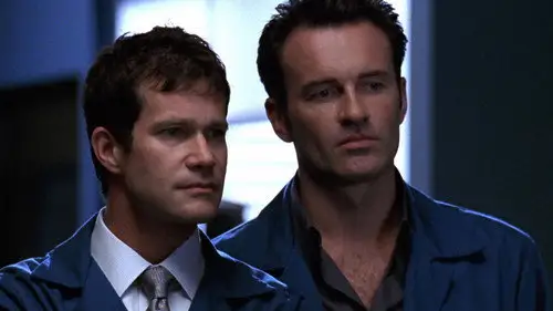 Nip/Tuck, a golpe de bisturí Temporada 2 Episodios 8 • Sub Español