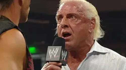 Raw Temporada 16 Episodios 12 • Sub Español