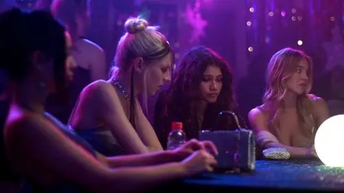 Euphoria Temporada 1 Episodios 8 • Sub Español