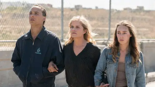 Fear the Walking Dead Temporada 3 Episodios 16 • Sub Español